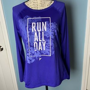 Long sleeve work out shirt